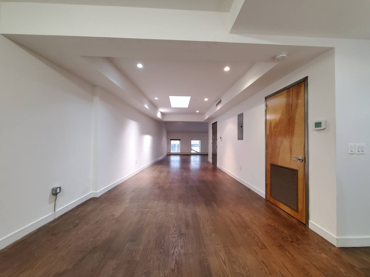 Townhouse for rent at 19 S William St #5, New York, NY 10001