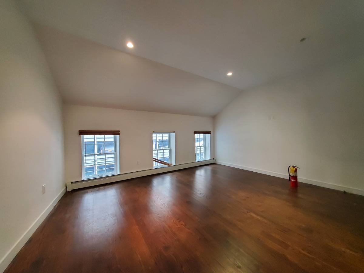 Townhouse for rent at 19 S William St #5, New York, NY 10001