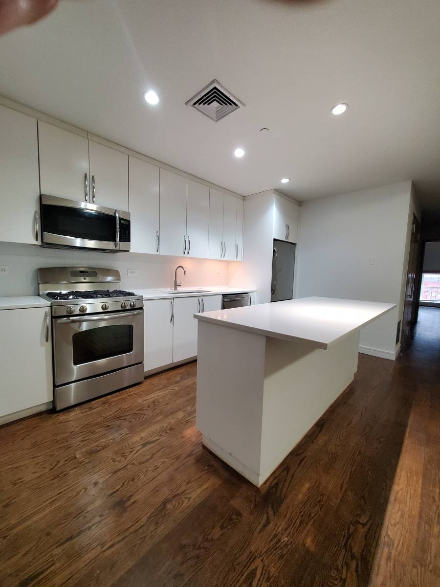 Townhouse for rent at 19 S William St #5, New York, NY 10001