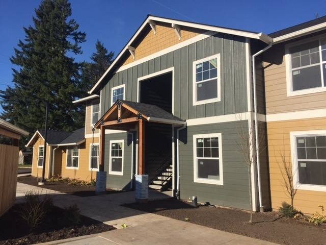 Apartment for rent at 690 SE 5th Ave, Hillsboro, OR 97123