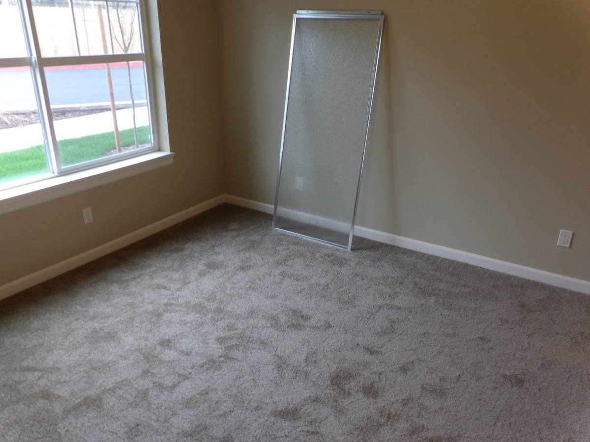 Apartment for rent at 690 SE 5th Ave, Hillsboro, OR 97123