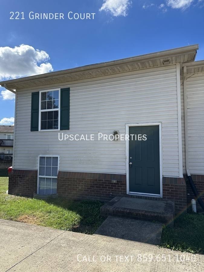 Townhouse for rent at 221 Grinder Court, Nicholasville, KY 40356