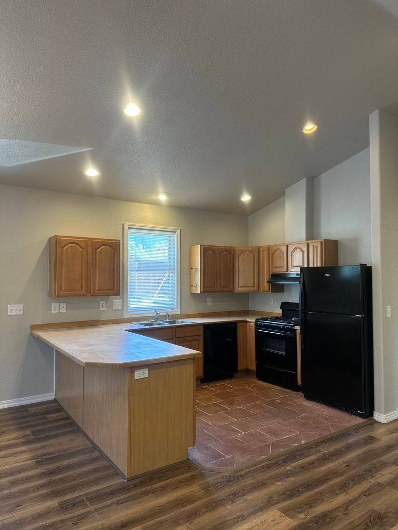 Apartment for rent at 245 NW Tumalo Ave, Bend, OR 97703