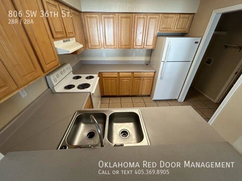 House for rent at 806 SW 36th St, Oklahoma City, OK 73160