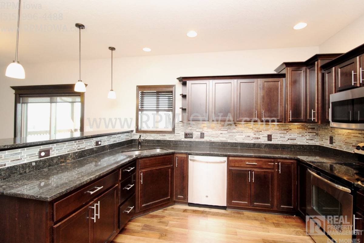 House for rent at 4128 145th St, Urbandale, IA 50323