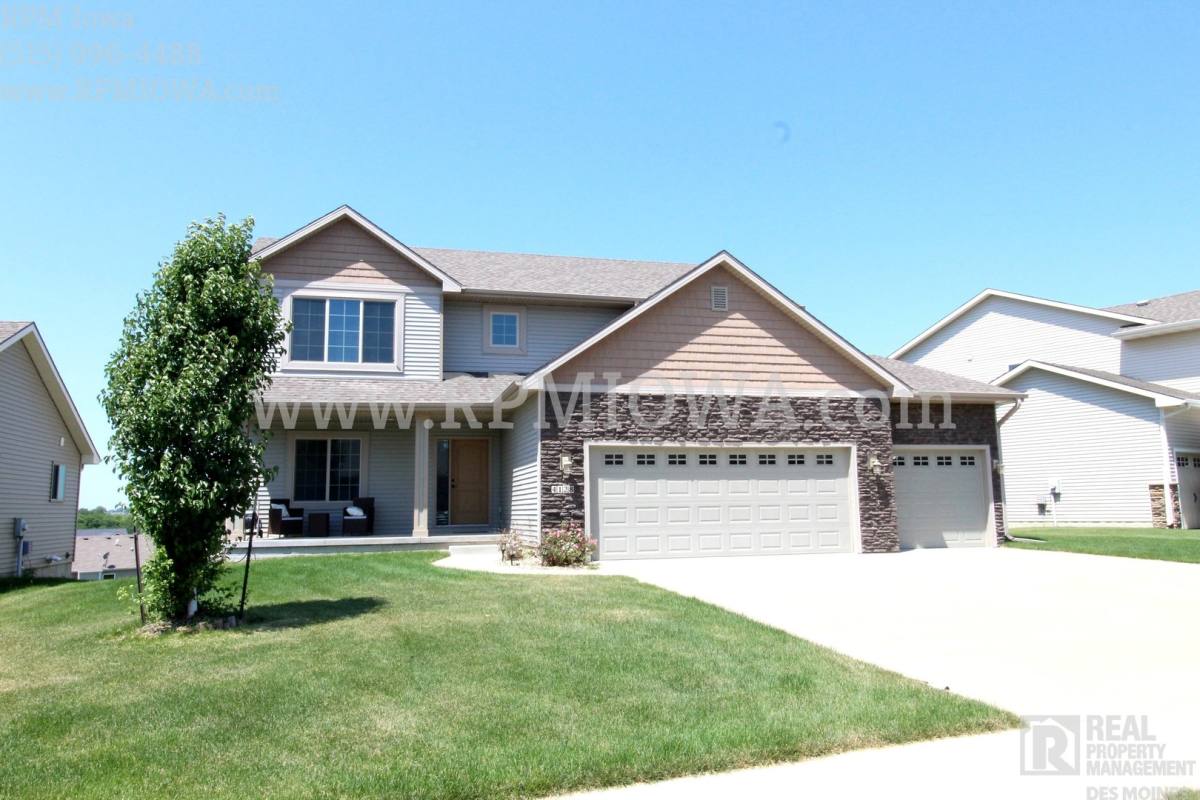 House for rent at 4128 145th St, Urbandale, IA 50323