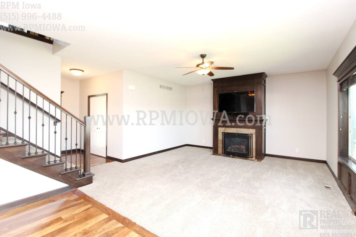 House for rent at 4128 145th St, Urbandale, IA 50323