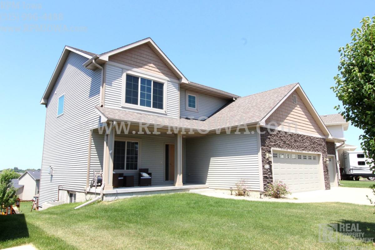 House for rent at 4128 145th St, Urbandale, IA 50323