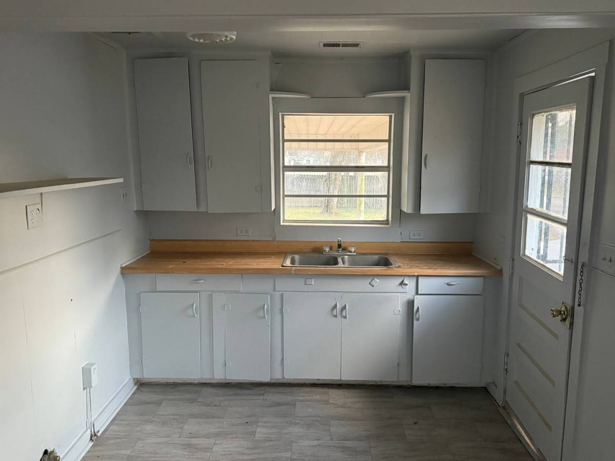 House for rent at 328 N 7th St, West Helena, AR 72390