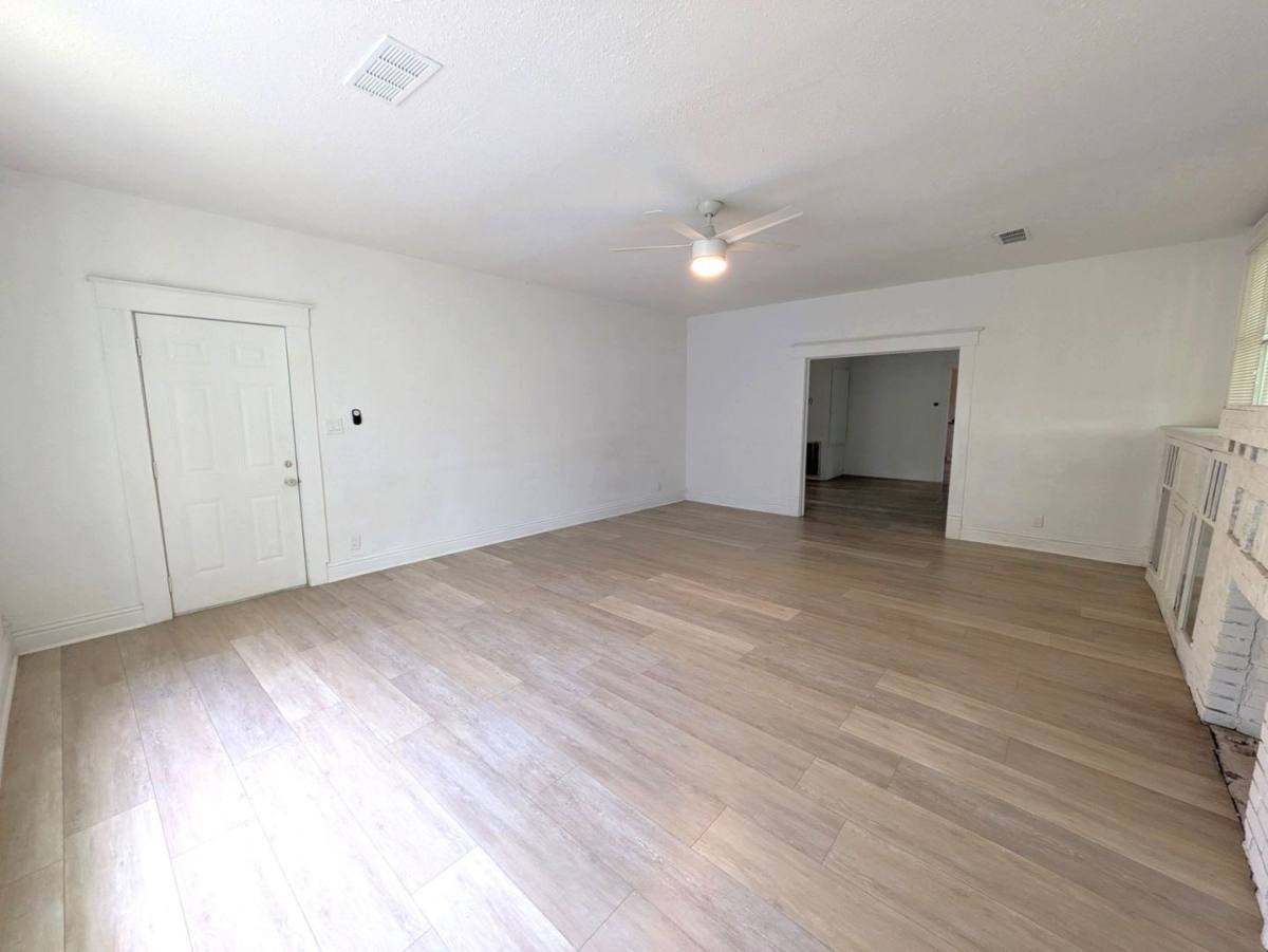 House for rent at 1420 Live Oak St, Beaumont, TX 77703