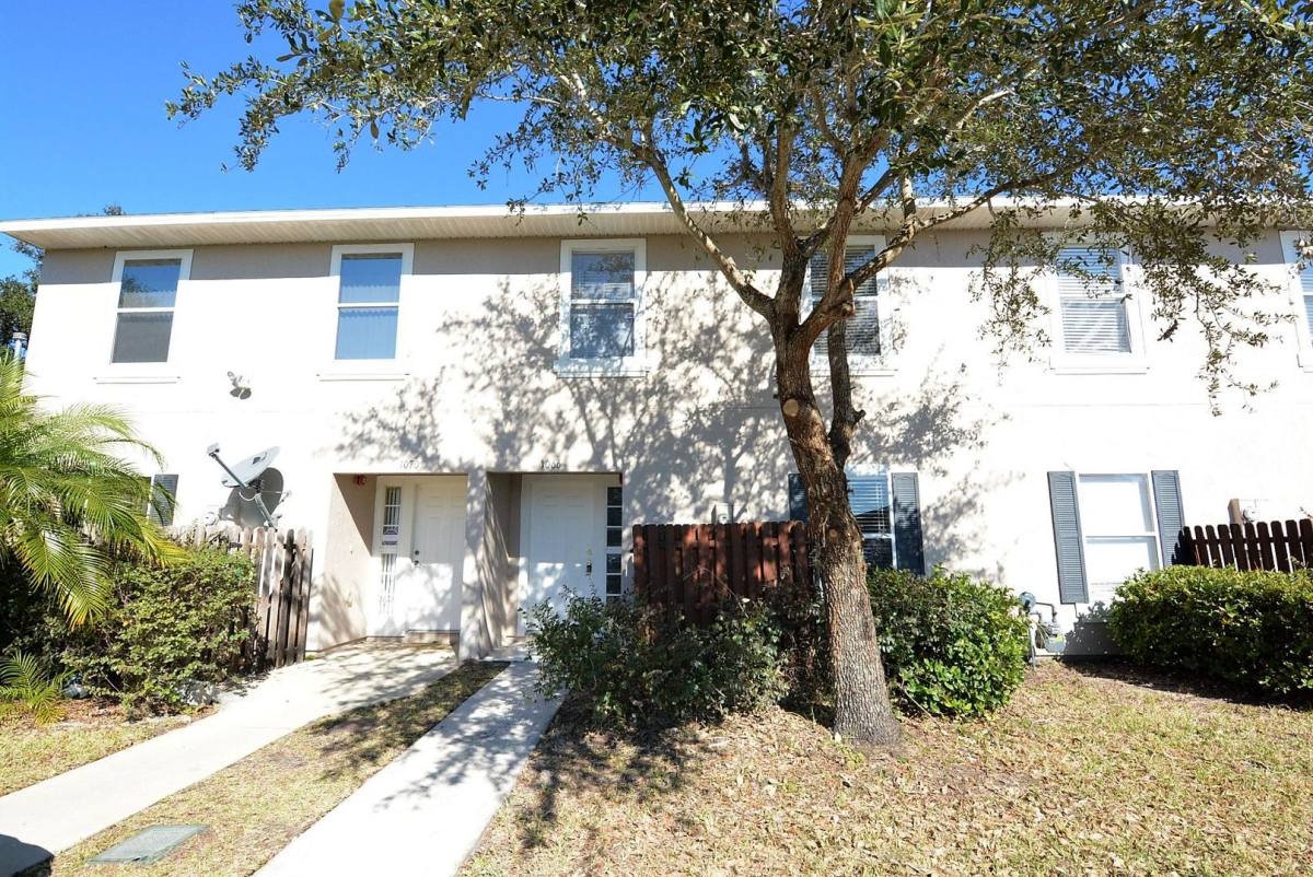 Townhouse for rent at 1066 Dolphin Dr, Winter Garden, FL 34787