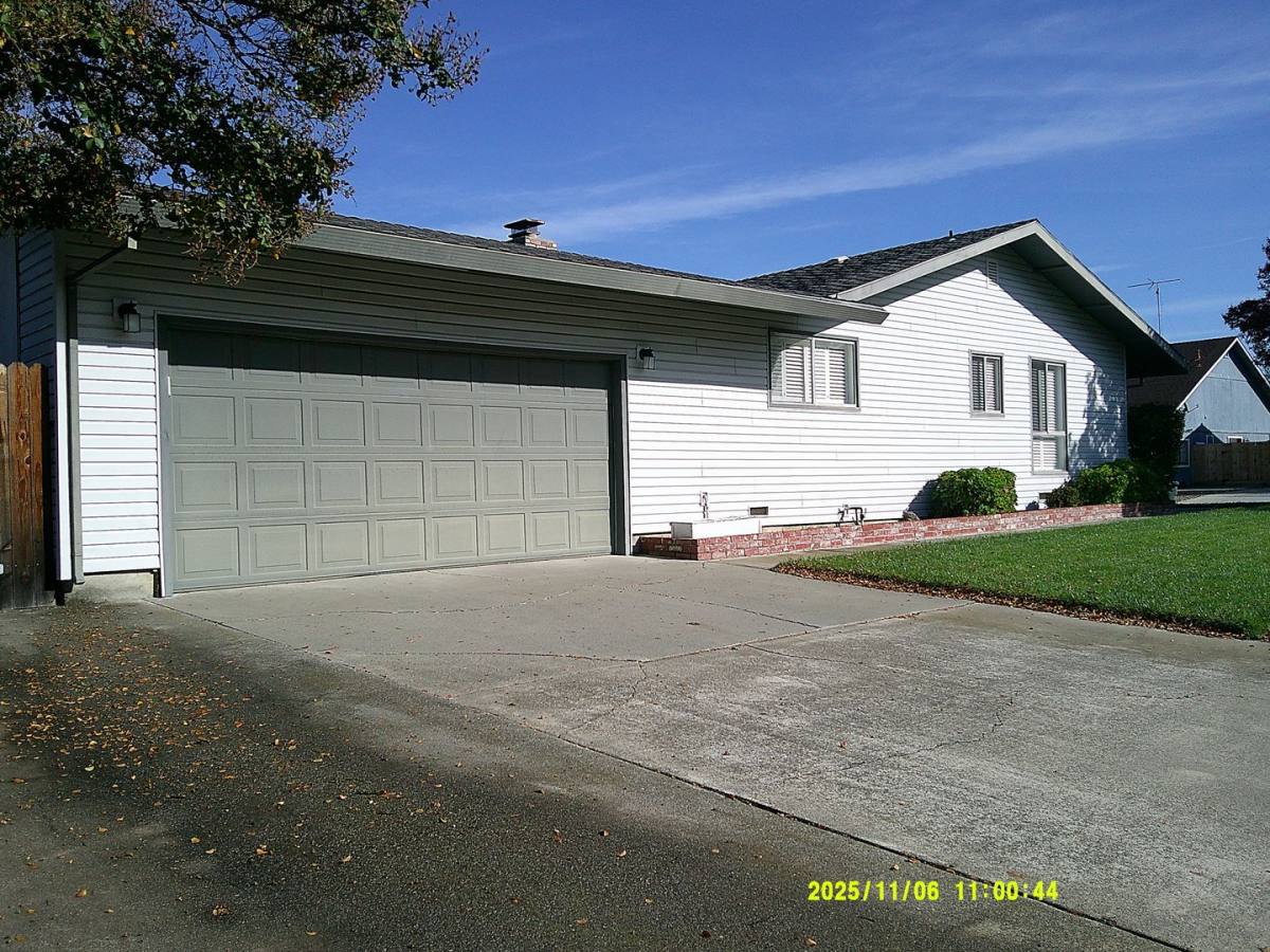 House for rent at 390 S Almond St, Dixon, CA 95620