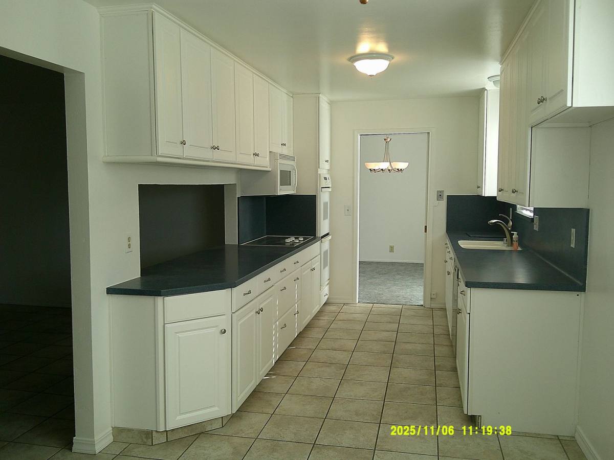 House for rent at 390 S Almond St, Dixon, CA 95620