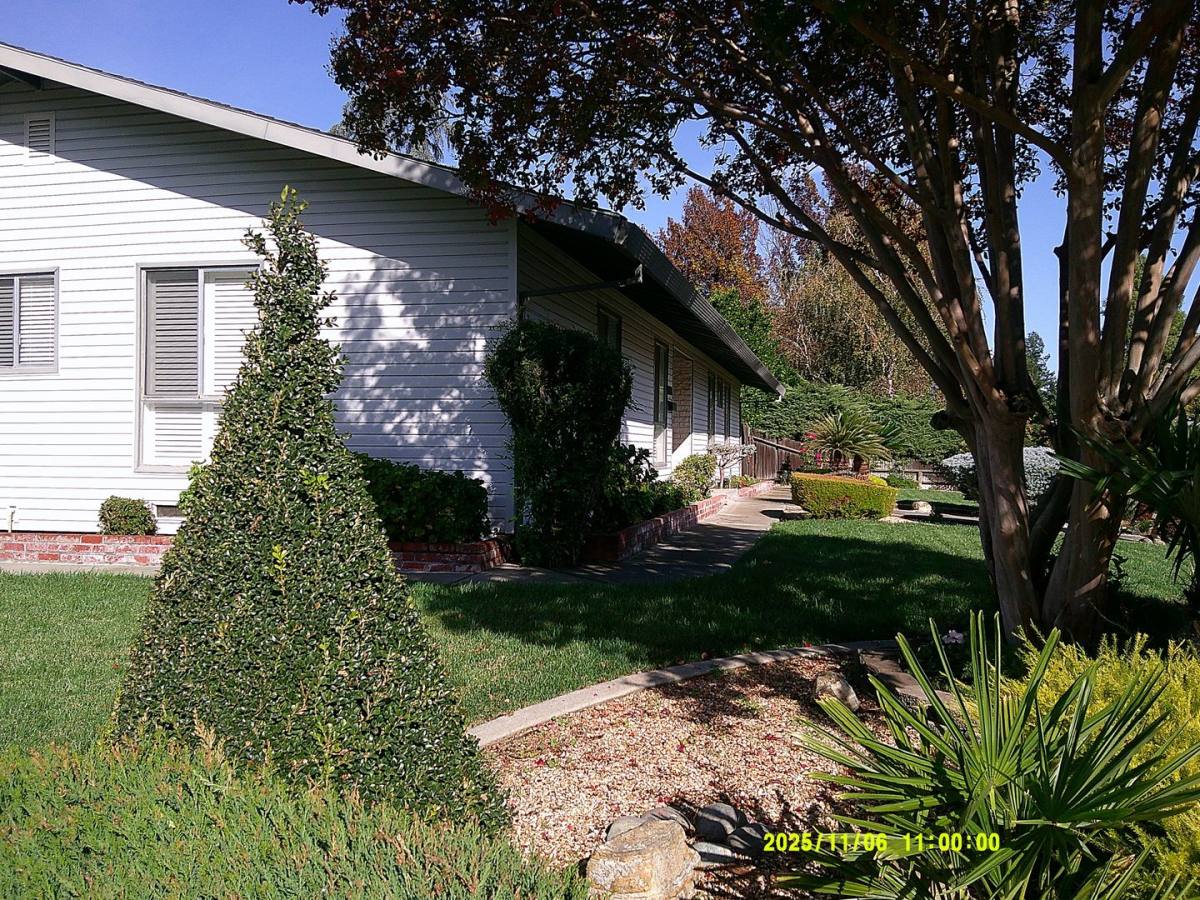 House for rent at 390 S Almond St, Dixon, CA 95620