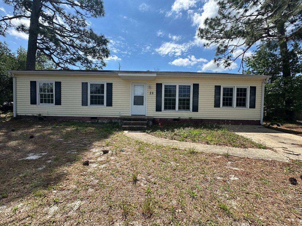 House for rent at 21 Crown Point Rd, Hubert, NC 28539