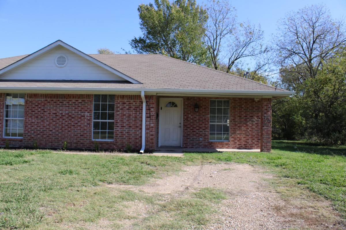 Townhouse for rent at 703 SW 1st, Cooper, TX 75432