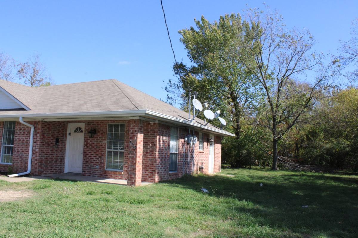 Townhouse for rent at 703 SW 1st, Cooper, TX 75432