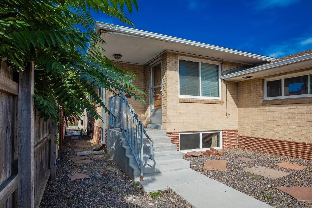 House for rent at 1381 S Grant St, Denver, CO 80210