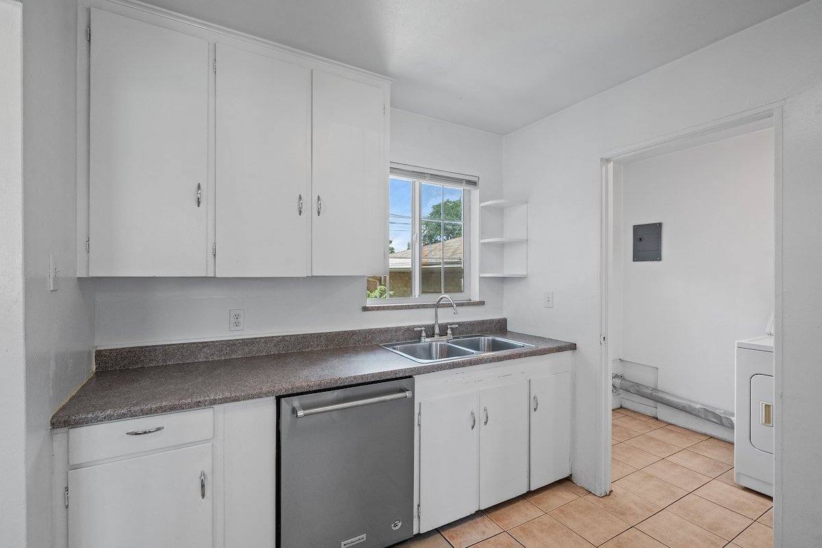 Apartment for rent at 1393 S Grant St, Denver, CO 80210
