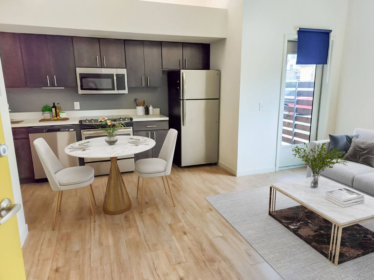 Apartment for rent at 660 E 63rd St, Kansas City, MO 64110