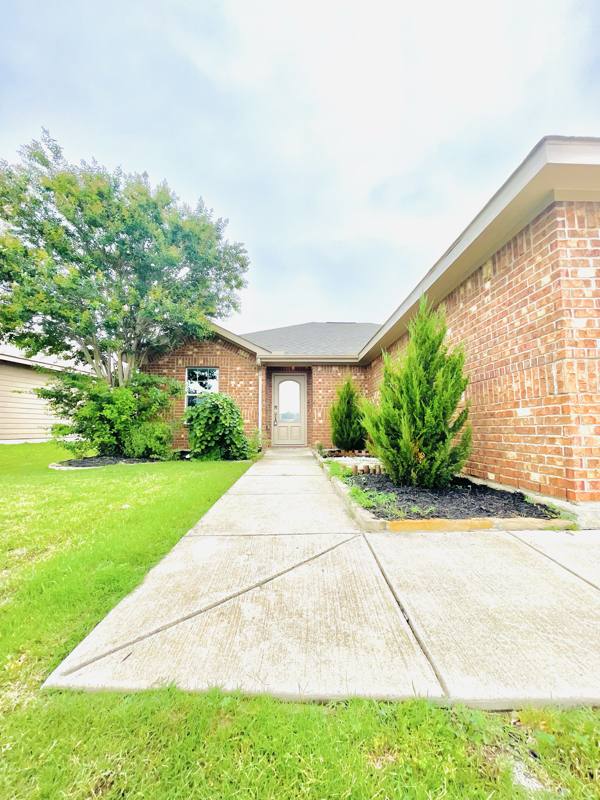 House for rent at 604 Poncho Lane, Haslet, TX 76052