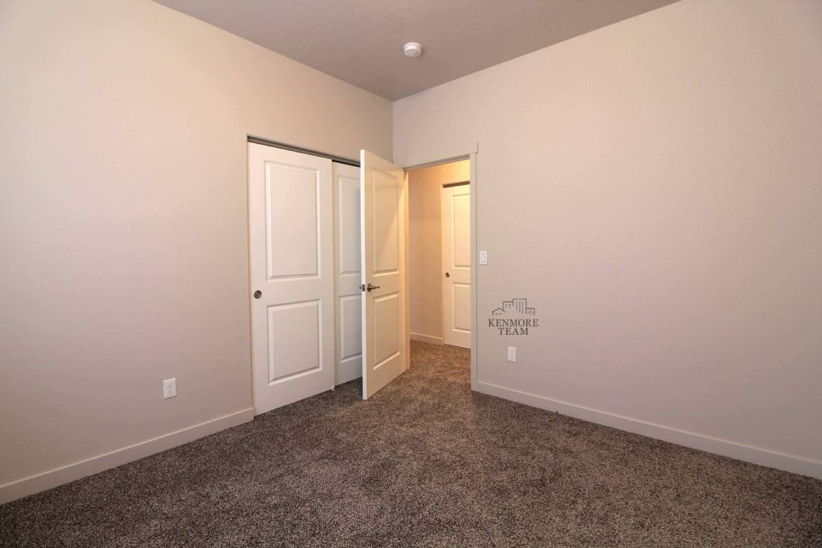 Townhouse for rent at 528 S Quillan Court, Kennewick, WA 99337