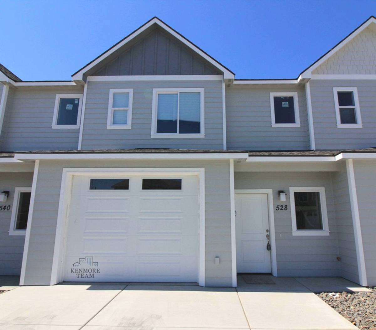 Townhouse for rent at 528 S Quillan Court, Kennewick, WA 99337