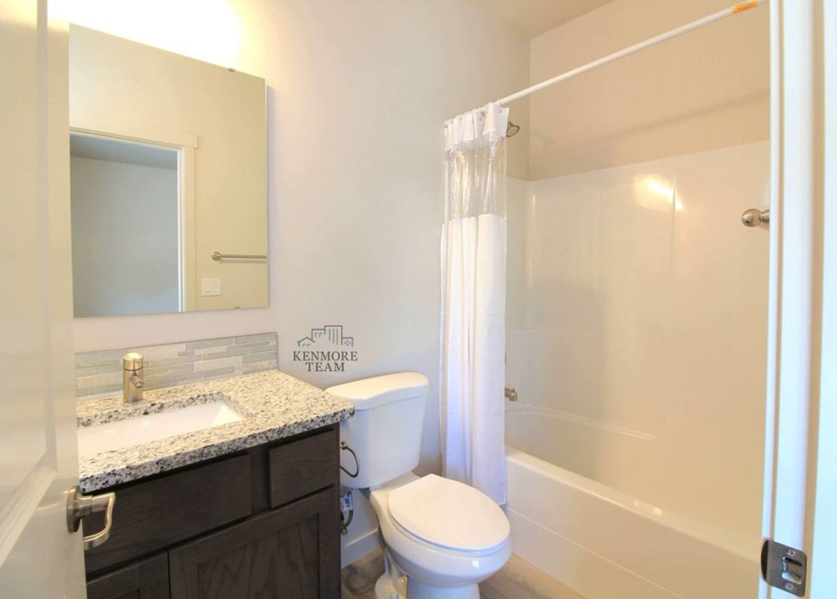 Townhouse for rent at 528 S Quillan Court, Kennewick, WA 99337
