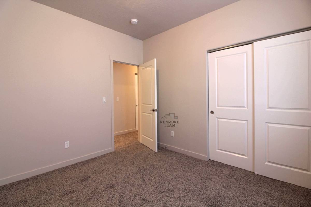 Townhouse for rent at 528 S Quillan Court, Kennewick, WA 99337