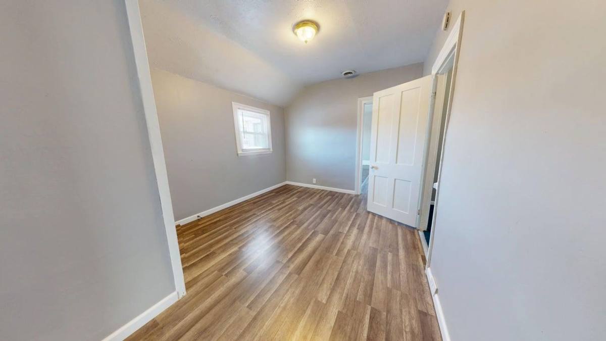 Apartment for rent at 1204-1206 Auburn Ave, Cleveland, OH 44113