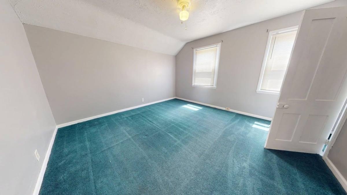 Apartment for rent at 1204-1206 Auburn Ave, Cleveland, OH 44113