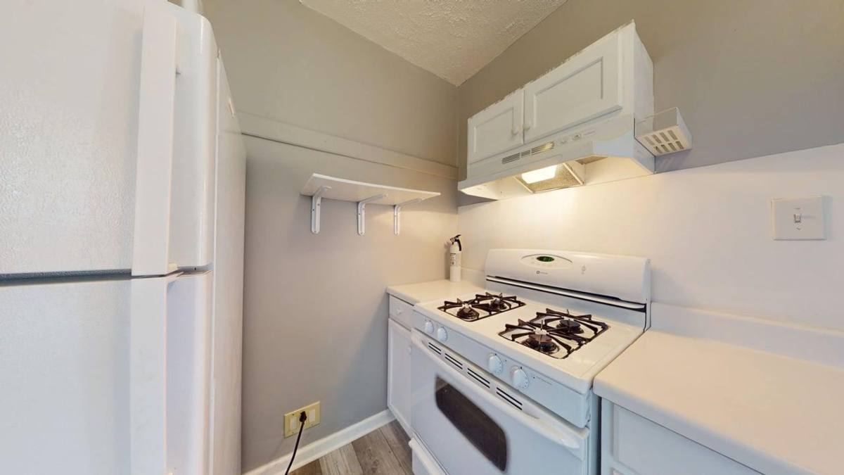 Apartment for rent at 1204-1206 Auburn Ave, Cleveland, OH 44113