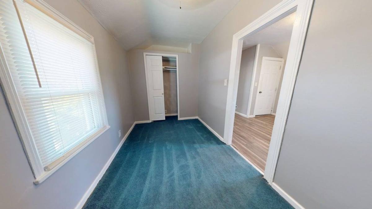 Apartment for rent at 1204-1206 Auburn Ave, Cleveland, OH 44113