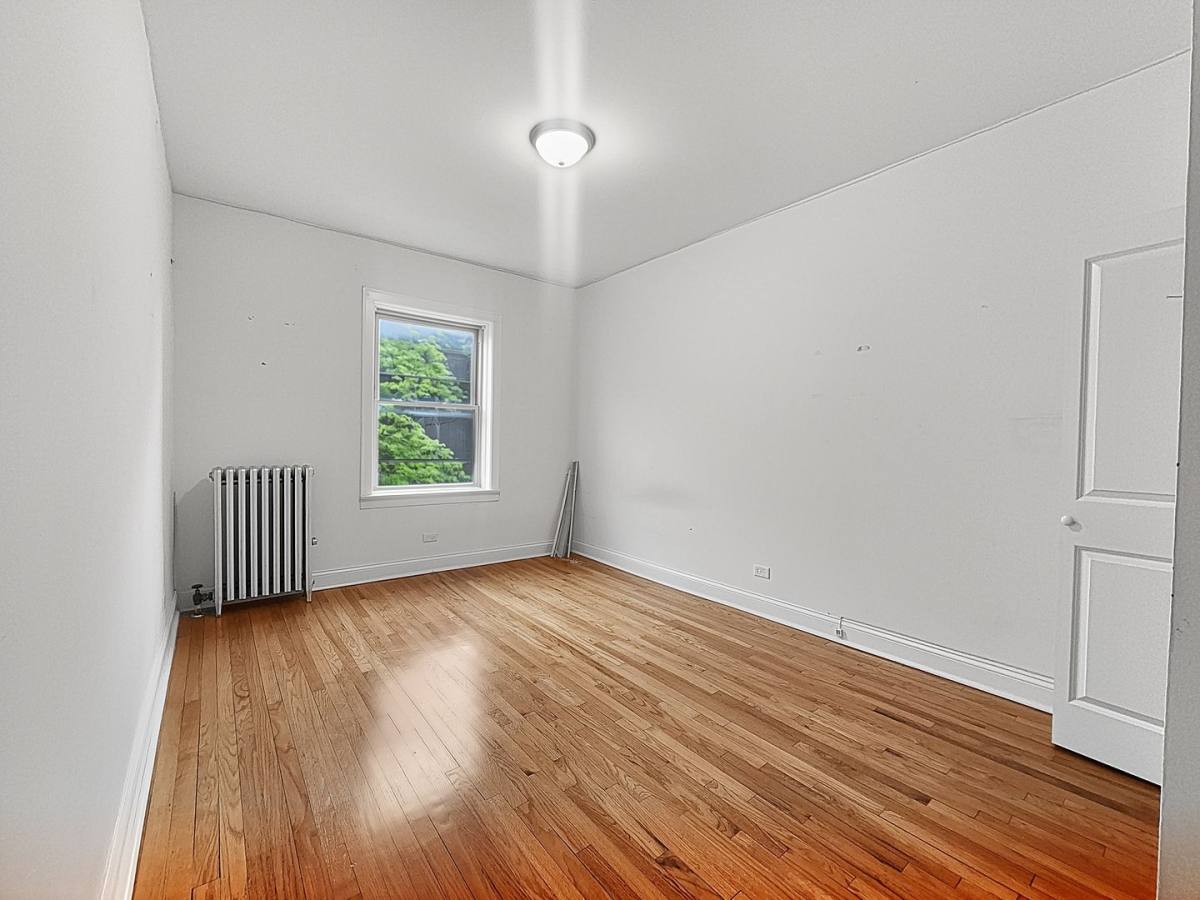 Apartment for rent at 3403 W Balmoral, Chicago, IL 60625