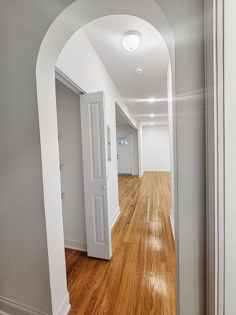 Apartment for rent at 3403 W Balmoral, Chicago, IL 60625
