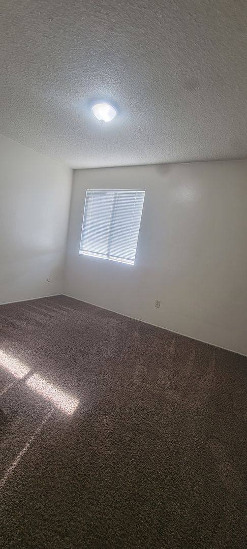 Apartment for rent at 2804 N Halfmoon Dr, Bakersfield, CA 93309