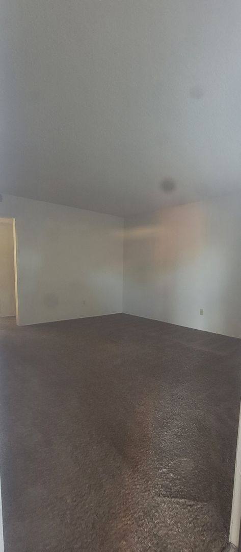 Apartment for rent at 2804 N Halfmoon Dr, Bakersfield, CA 93309
