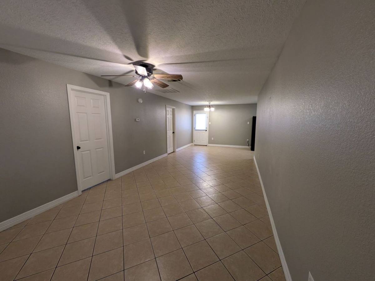 Townhouse for rent at 604-633 Douglas St, Bridge City, TX 77611