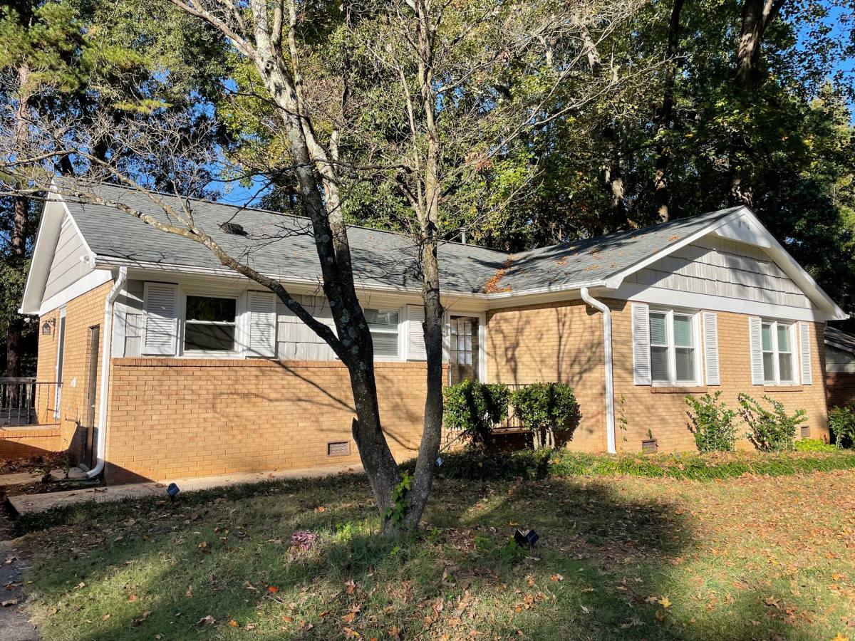 House for rent at 6524 Idlebrook Dr, Charlotte, NC 28212