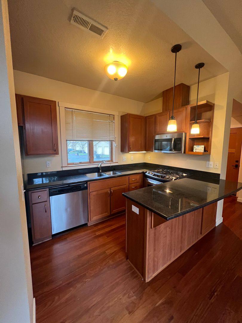 House for rent at 1485 Perdue Loop, Eugene, OR 97401