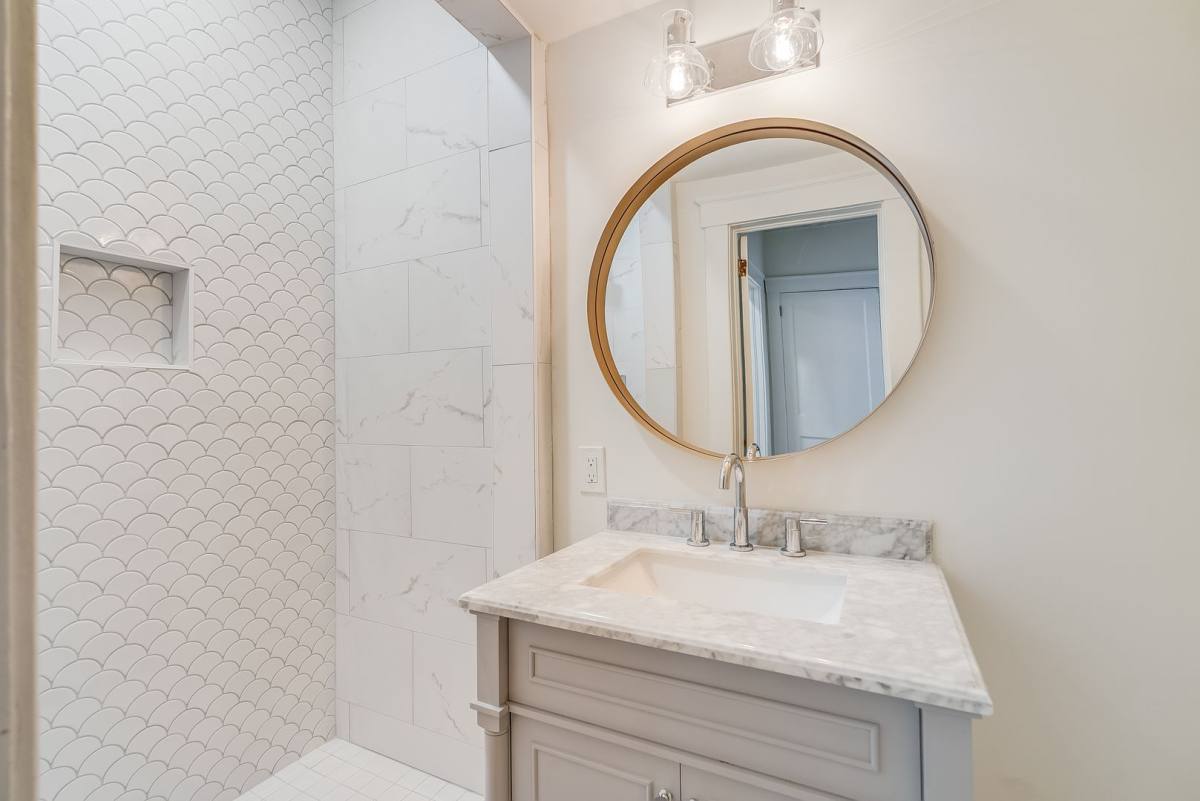 Apartment for rent at 16 E 37th, Savannah, GA 31401