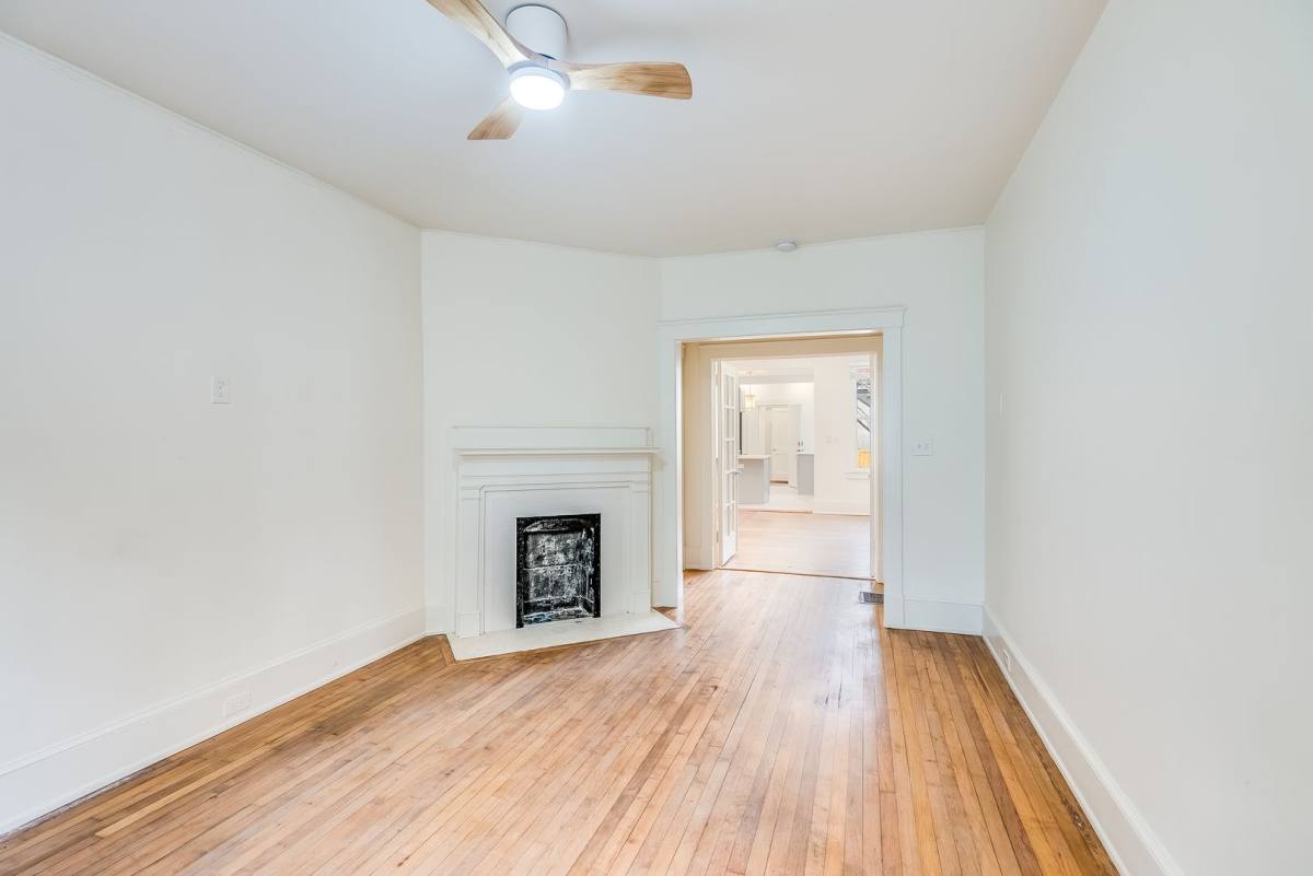 Apartment for rent at 16 E 37th, Savannah, GA 31401