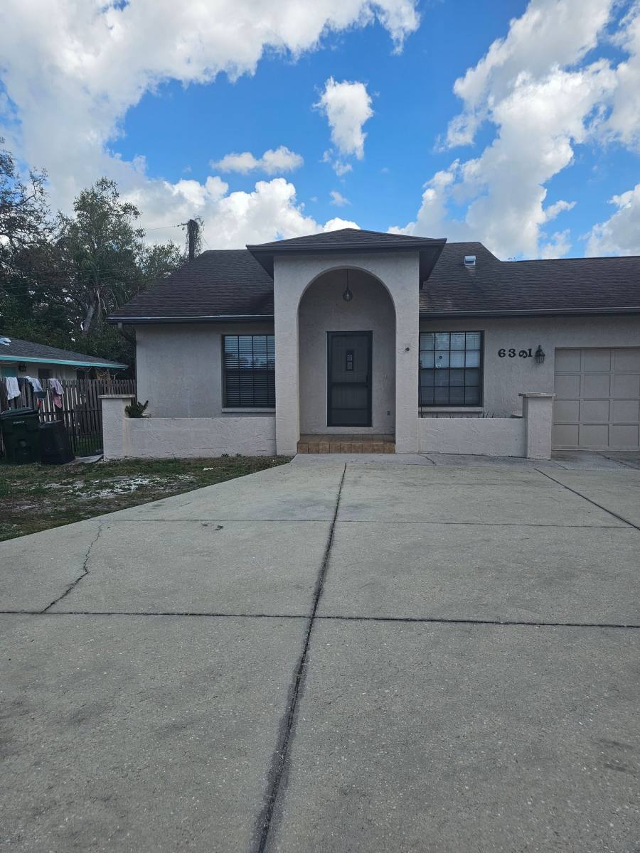 House for rent at 6391 Gateway Ave, Sarasota, FL 34231