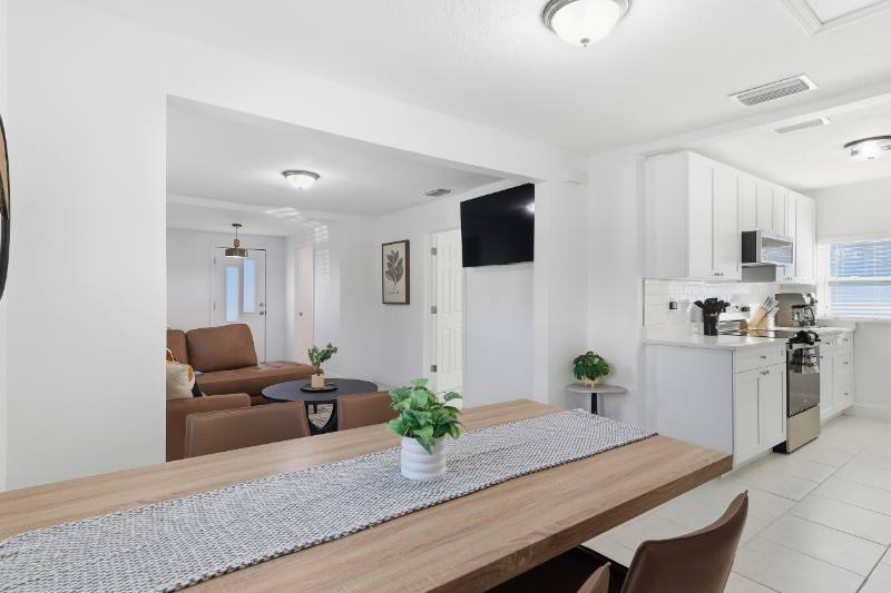 Apartment for rent at 118 W Sligh Ave, Tampa, FL 33604