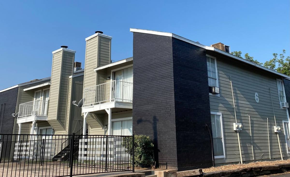Apartment for rent at 1401 SW B Ave, Lawton, OK 73501