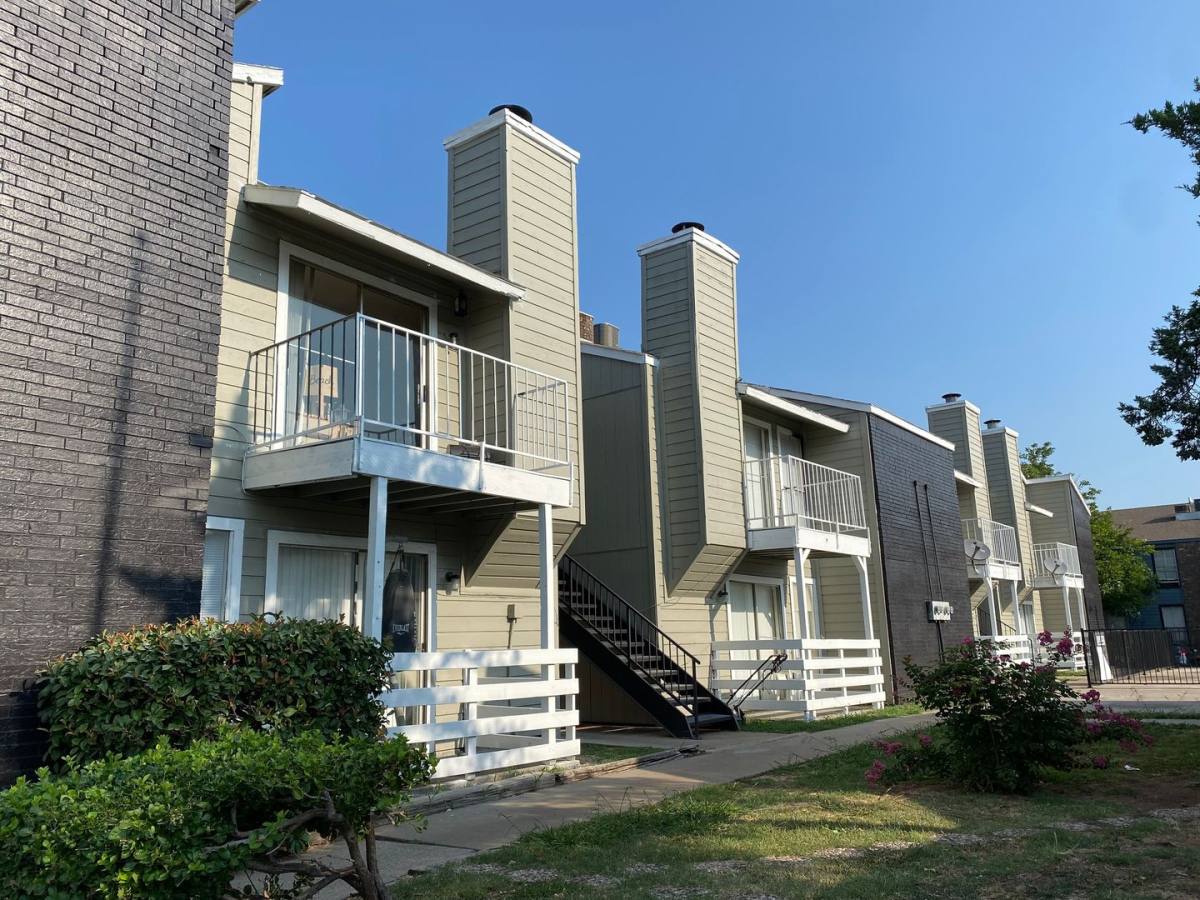 Apartment for rent at 1401 SW B Ave, Lawton, OK 73501