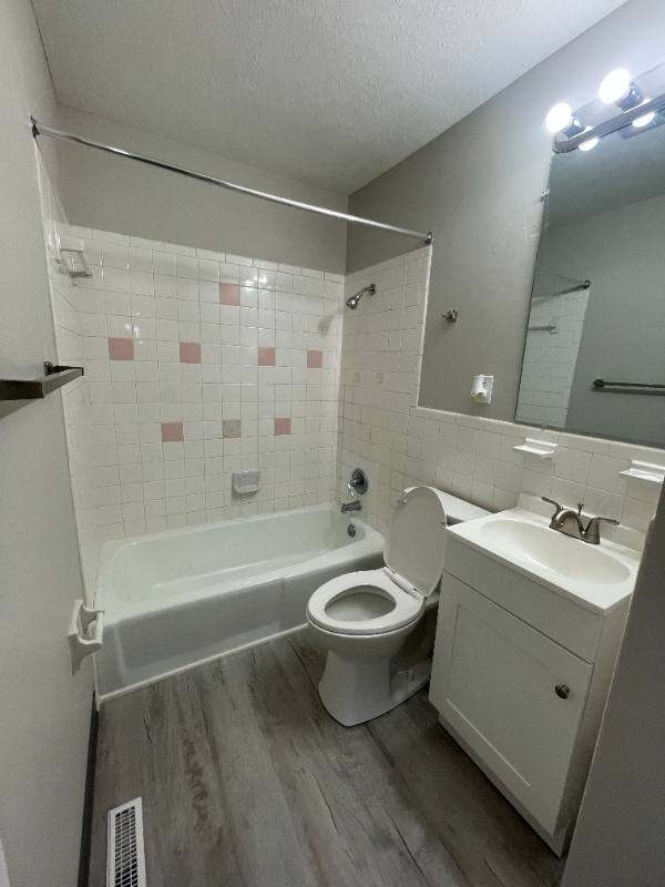 Townhouse for rent at 343 Pershing Ave NE, North Canton, OH 44720