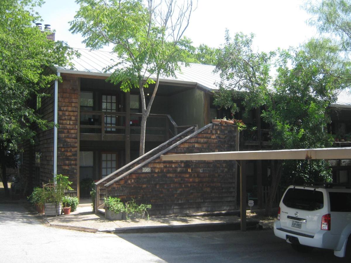 Apartment for rent at 415 Albany, San Antonio, TX 78209