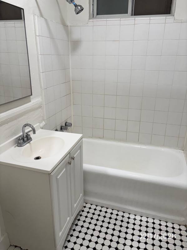Apartment for rent at 1523 N McCadden Place #206, Los Angeles, CA 90028