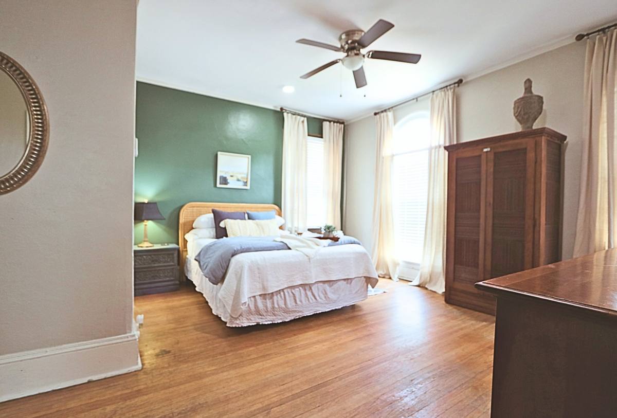 Apartment for rent at 633 College St #633 B, Macon, GA 31201
